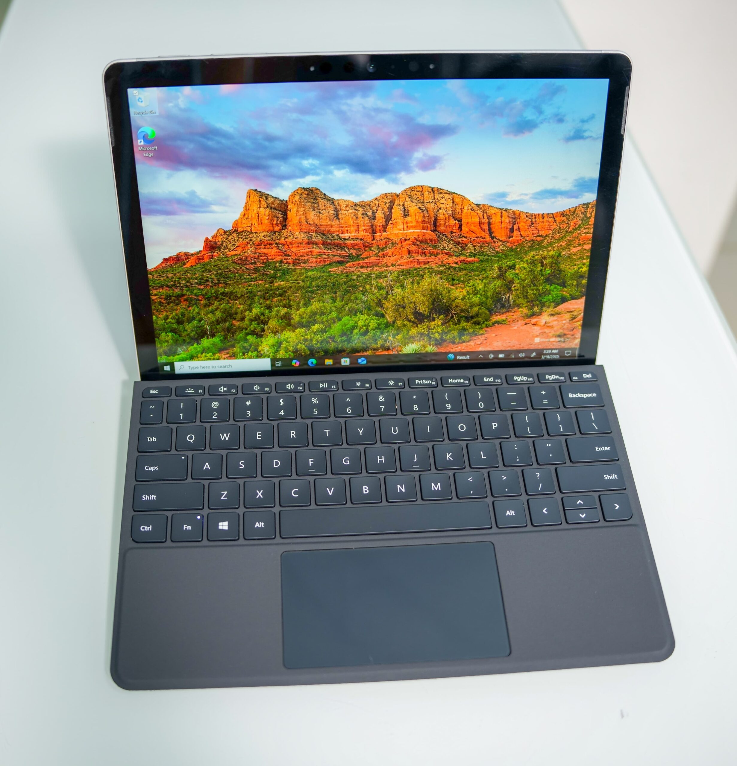 MICROSOFT SURFACE GO 2 10.5 INCH INTEL PENTIUM GOLD 4GB RAM 64GB TOUCHSCREEN